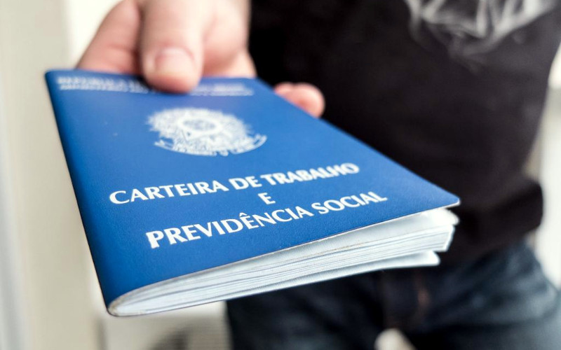 Quase metade dos profissionais quer mudar de emprego em 2023, diz estudo