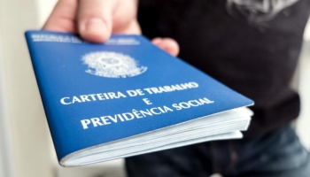 Quase metade dos profissionais quer mudar de emprego em 2023, diz estudo