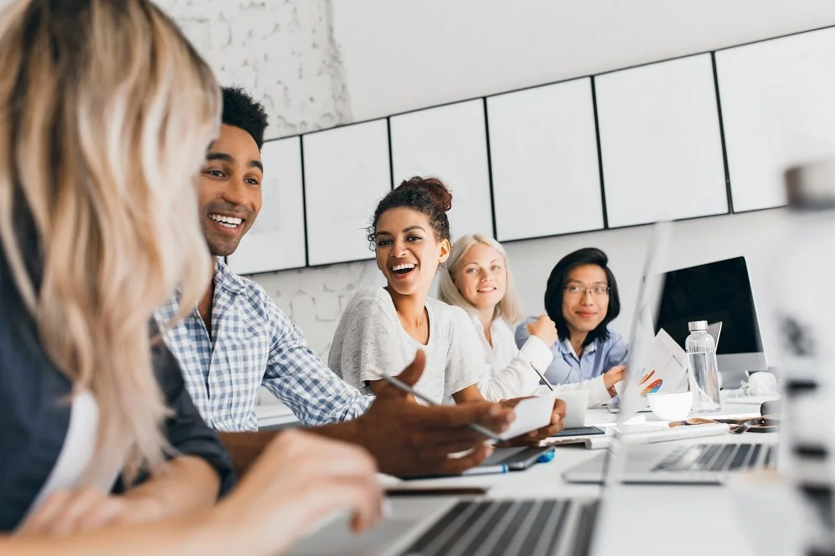 4 dicas para empresas e colaboradores tornarem o ambiente de trabalho mais leve
