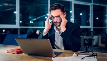 Você se sente ficando para trás em sua carreira? 8 em cada 10 brasileiros, sim